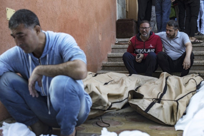 İsrail sivillerin sığındığı binayı vurdu: 19’u çocuk 32 ölü