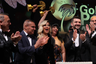 Altın Palmiye'de yıldızlar geçidi