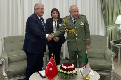 Bakan Güler, Cezayir Genelkurmay Başkanı Chanegriha ile görüştü