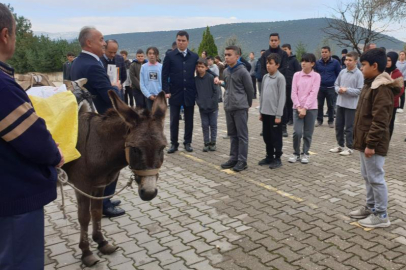 'Eşekli Dostoyevski' Bursa'da çocuklarla buluştu