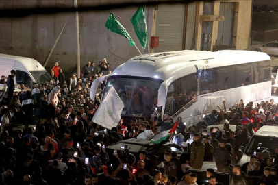 İsrail ile Hamas arasındaki esir takası ikinci gününde de devam edecek