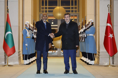 Yılmaz, Maldivler Cumhurbaşkanı Muizzu ile görüştü