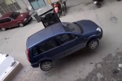 Bursa’da yanlış park edilen aracı fotkliftle kaldırdı