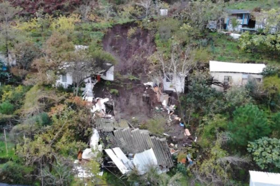 Bursa’da sel ve heyelan evi yuttu