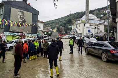 Bursa'nın turistik beldesi çamur deryasına döndü