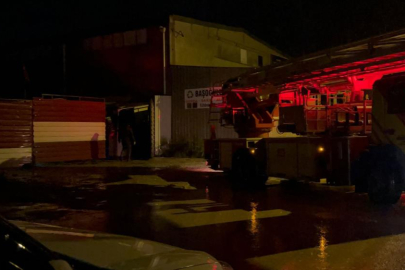 İnegöl'de çaldıkları aracı parçalarken yakalandılar