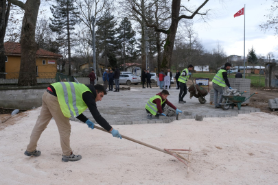 İnegöl'ün mahallelerinde parke taş uygulaması sürüyor