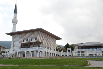 Hüdavendigâr Osmangazi Camii dualarla ibadete açıldı