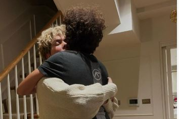 Bergüzar Korel, büyük oğlu Ali'yi paylaştı