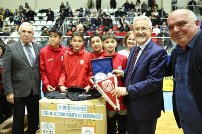 Nilüfer Belediyesi amatör sporcuların yanında