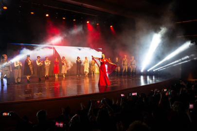 Bursa'da Türk kadınının zarafeti podyumda