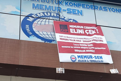 CHP Genel Başkanı Özel'e pankartlı protesto