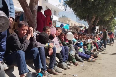 Gazze halkının açlık ve susuzlukla mücadelesi sürüyor