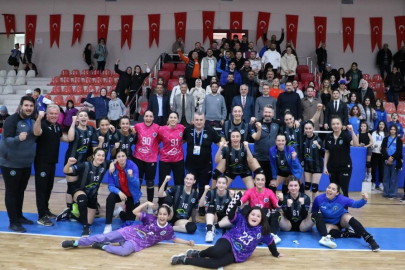 Bursa Büyükşehir Belediyespor İzmir Büyükşehir Belediyespor'u mağlup etti