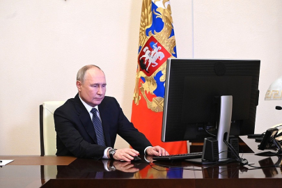 Putin, devlet başkanlığı seçiminde oyunu uzaktan kullandı