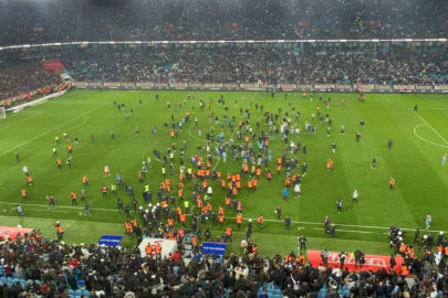 Trabzon'da maç sonu saha karıştı