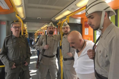 Seyit Onbaşı'yı gören Bursalılar, gözyaşlarına hakim olamadı