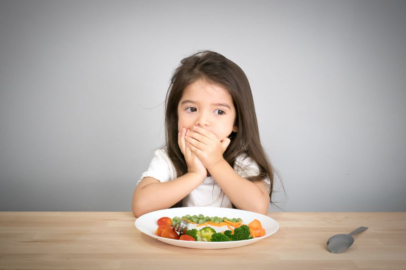 Çocuklarda "yemek seçme" sorunun sebebi ve çözümü nedir?