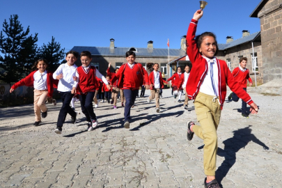 Okullar 1 Nisan'da tatil edildi