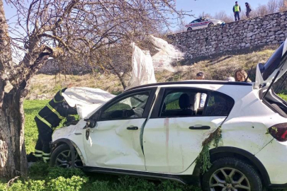 Bursa'da cenazeye giderken şarampole yuvarlandı: 1 ölü, 4 yaralı