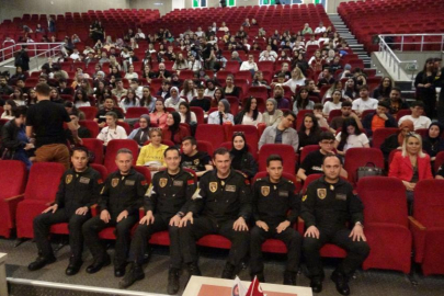 SOLOTÜRK öğrencilerle bir araya geldi