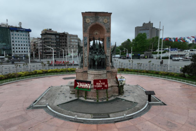 Boş kalan Taksim Meydanı havadan görüntülendi
