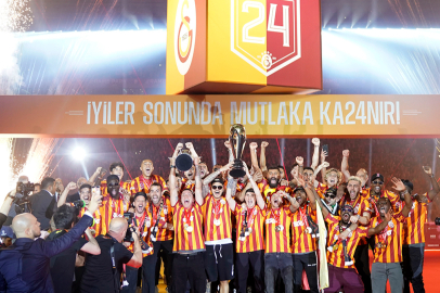 Galatasaray’dan 3 kupalı kutlama