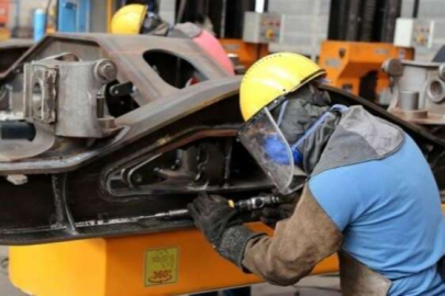 Sanayi üretimi yıllık yüzde 2,1 azaldı