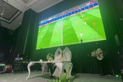 Milli Takımın maçını düğünlerinde izlediler