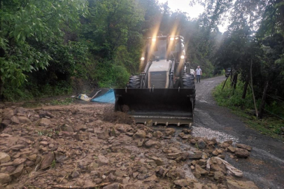 Ordu'da iki ilçeyi sel vurdu