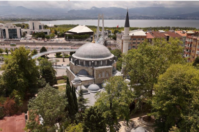 445 yıllık cami zamana meydan okuyor