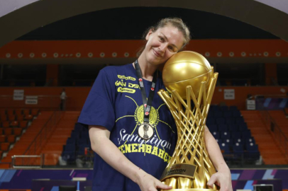 Emma Meesseman, Fenerbahçe ile sözleşme yeniledi