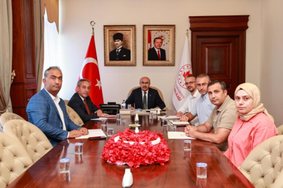 Bursa Valisi Demirtaş zincir market temsilcileriyle görüştü