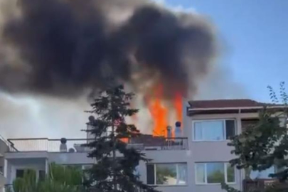 Bursa'da 5 katlı apartmanın çatısı alev alev yandı