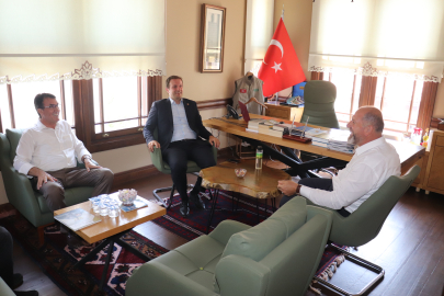 AK Partili Kılıç'tan İHH Bursa Şubesi'ne ziyaret