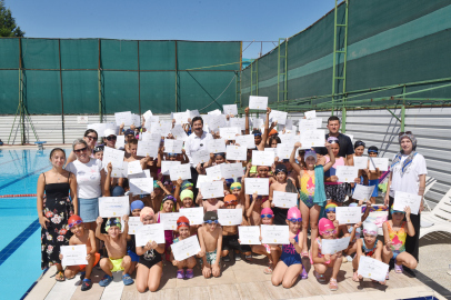 Yenişehir’de 380 çocuk yüzme öğrendi