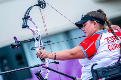 Öznur Cüre Girdi dünya rekoru kırdı!