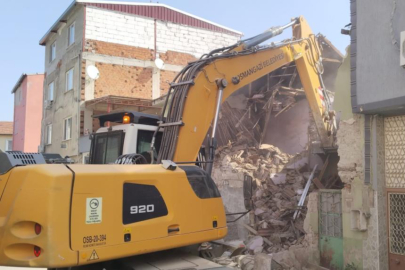Osmangazi’de metruk bina temizliği