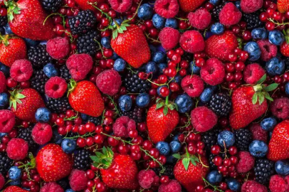 Kırmızı meyvelerin vücuda faydaları