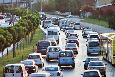 Okullar açıldı, Bursa'da yollar tıkandı