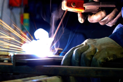 Sanayi üretimi yıllık yüzde 3,9 azaldı