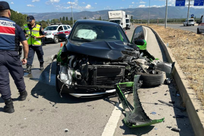 Bursa'da TIR ile otomobil çarpıştı: 4 yaralı