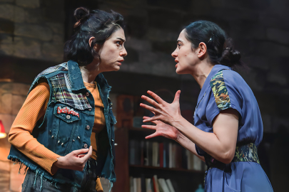 Hazar Ergüçlü, Timsah Ateşi’yle Bursa’da!