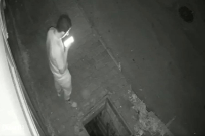 Bursa'da telefona bakarken mazgala düştü