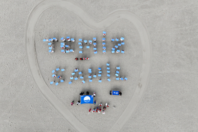Bursa'da Mavi Bayraklı plajda öğrencilerden anlamlı etkinlik