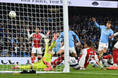 Manchester City 1 puanı son dakikada kurtardı