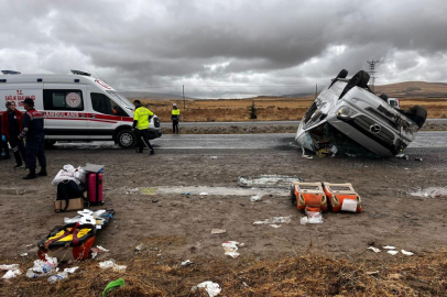 Turistleri taşıyan minibüs takla attı: 18 yaralı
