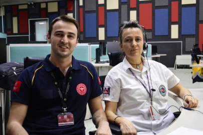 Doktor anne, oğlu ile 'mesai arkadaşı' oldu