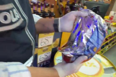 Cips içinden tabanca çıktı