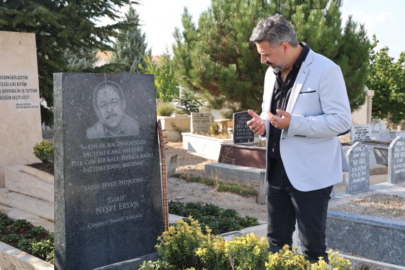 Neşet Ertaş'ın çaldığı saza 27 yıldır gözü gibi bakıyor